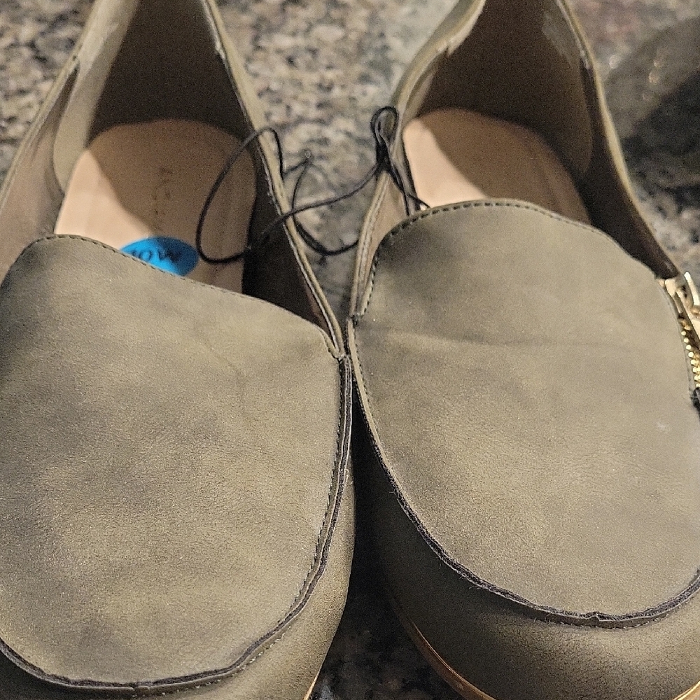 Chic Olive Green Loafers for Women